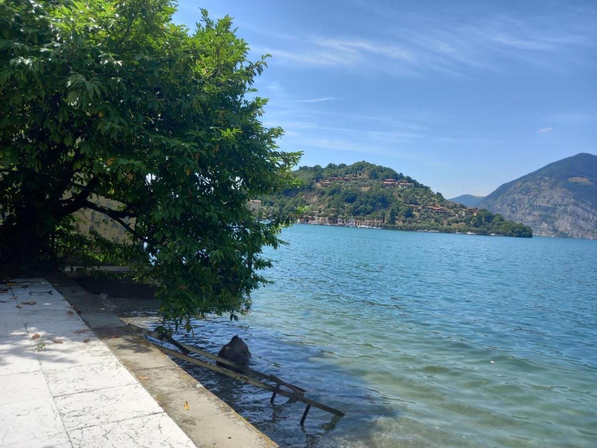 سولتسانو L'Oleandro Sul Lago D'Iseo B&B المظهر الخارجي الصورة