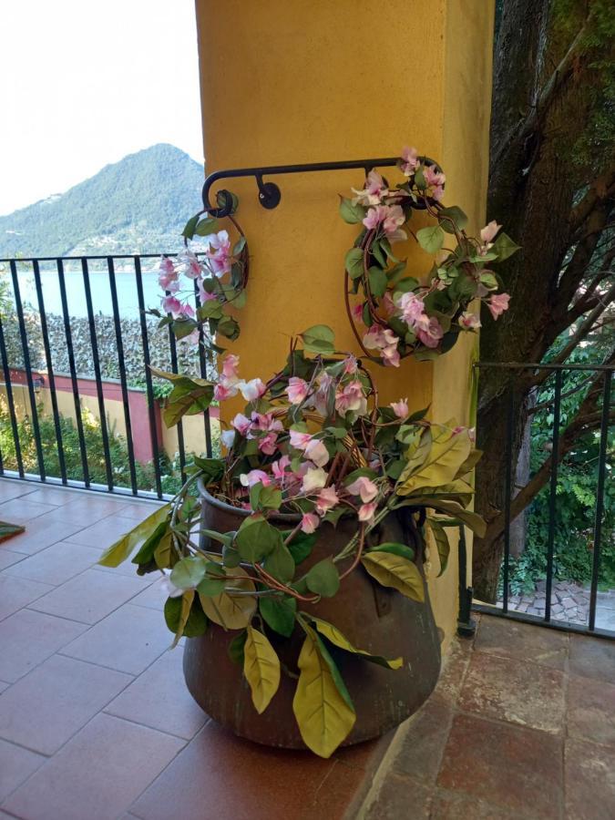 سولتسانو L'Oleandro Sul Lago D'Iseo B&B المظهر الخارجي الصورة