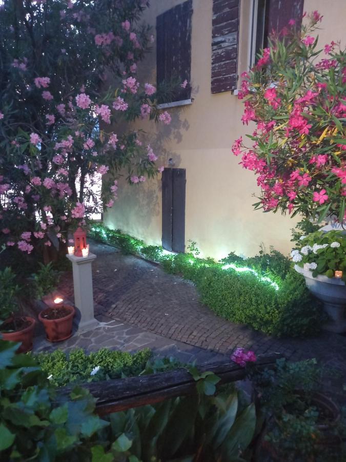 سولتسانو L'Oleandro Sul Lago D'Iseo B&B المظهر الخارجي الصورة